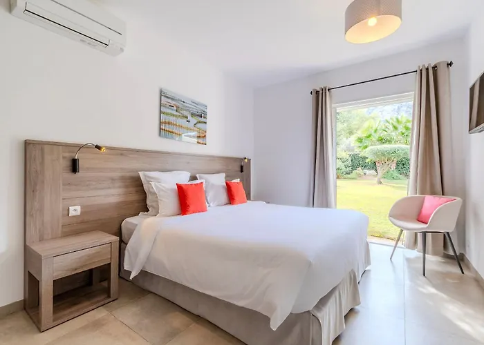 Domaine Mandarine Private Pools &