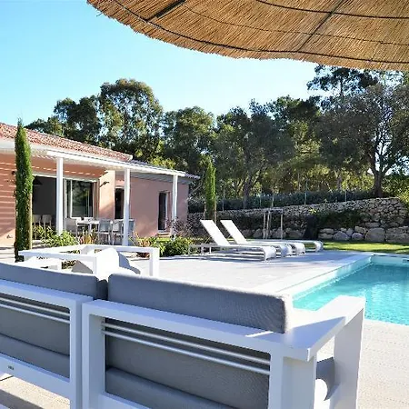 Отель Domaine Mandarine Private Pools & Кальви