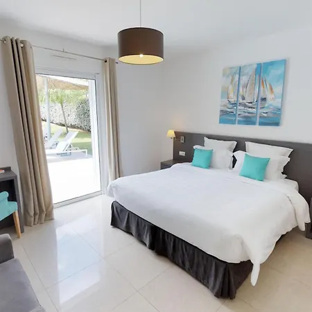Domaine Mandarine Private Pools & 5* Кальви