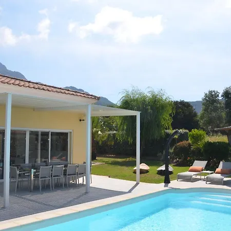 Отель Domaine Mandarine Private Pools & Кальви