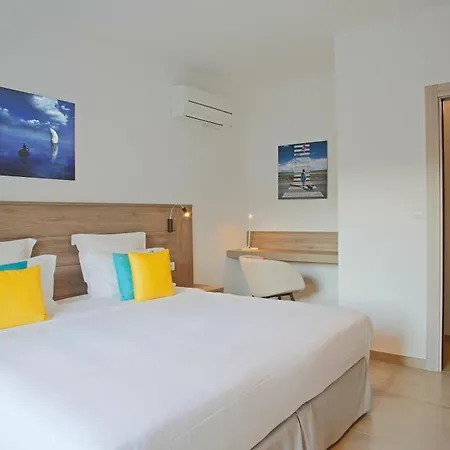 Domaine Mandarine Private Pools & Calvi (Corsica)