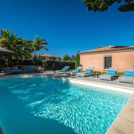 Domaine Mandarine Private Pools & 5* Καλβί