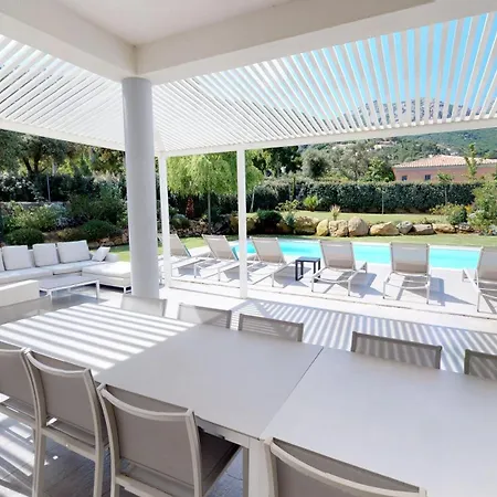 Отель Domaine Mandarine Private Pools & Кальви