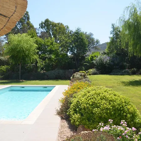 Отель Domaine Mandarine Private Pools & Кальви