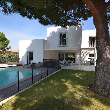 Domaine Mandarine Private Pools & Отель 5*