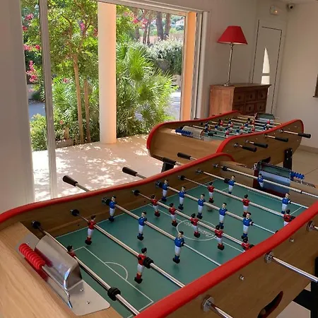 Domaine Mandarine Private Pools & Кальви