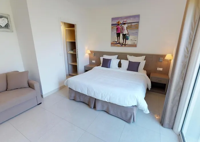 ホテル Domaine Mandarine Private Pools & カルヴィ