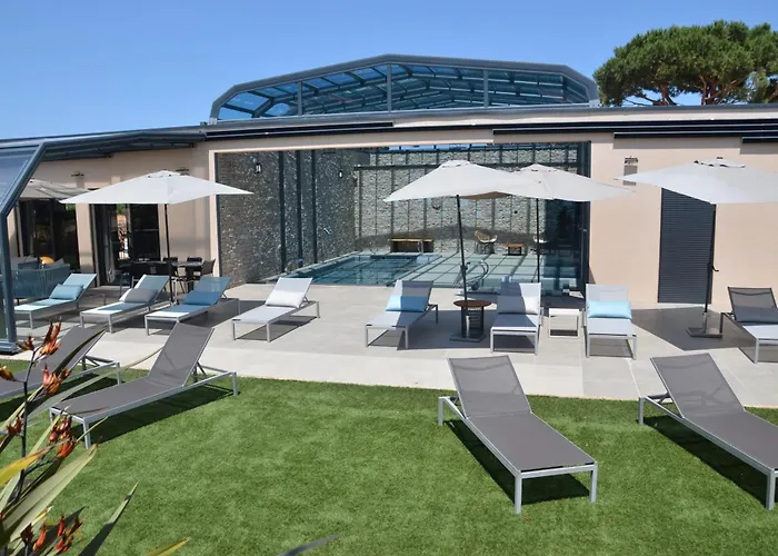 Domaine Mandarine Private Pools & ホテル 5*