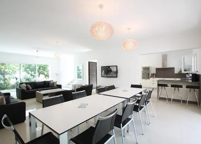 Domaine Mandarine Private Pools & 5* カルヴィ